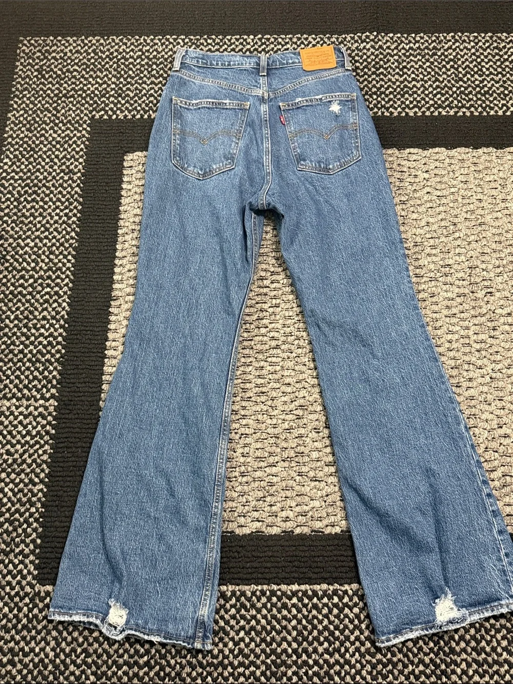 Levi’s 70s High Flare Premium Big E Distressed Jeans W28 Boho Western Classic